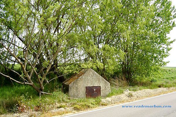 Fuente de Arriba de Vezdemarbán Fuente de Arriba de Vezdemarbán.