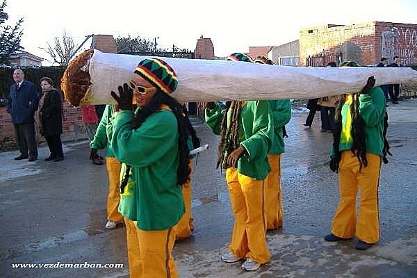 El Carnaval en Vezdemarbán. Desfile.