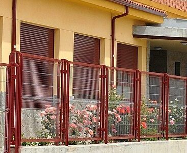 Servicios Públicos, Educación en Vezdemarbán