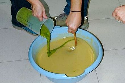 Tradiciones hacer jabón, componente aroma. Tradiciones hacer jabón casero, añadiendo aromas.