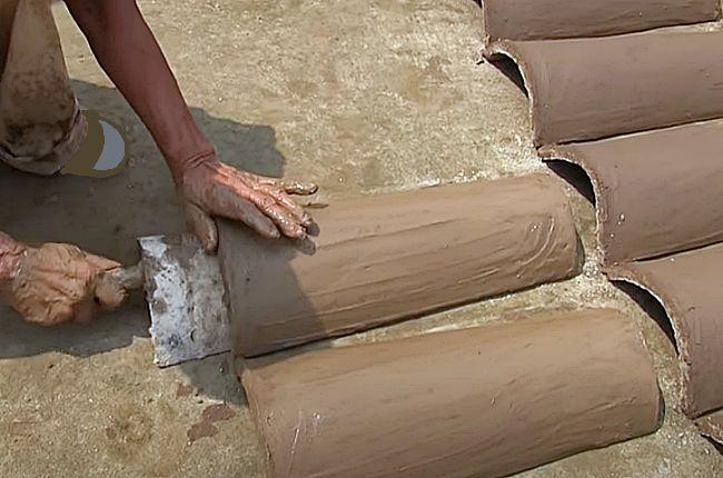 oficios el tejero, Salustiano en acción, colocar barro teja oficios el tejero, Salustiano en acción, colocar teja