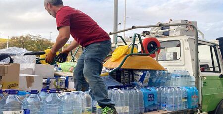 De Vezdemarbán a Sedaví con un camión repleto