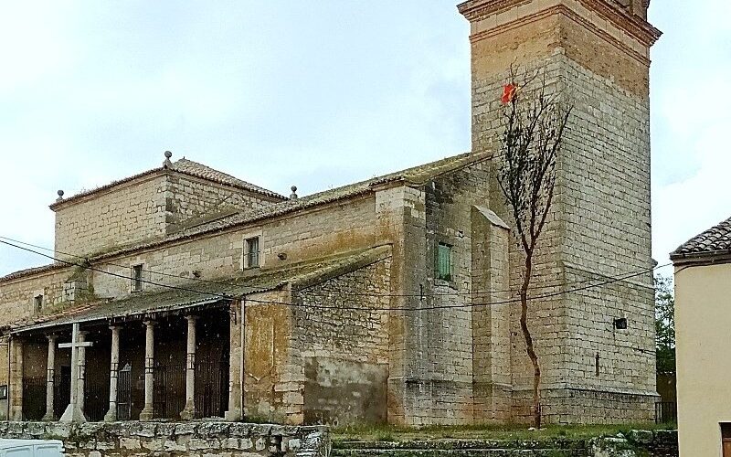 La Fiesta “Plantar el Mayo” en Vezdemarbán se celebra la tarde del 30 de abril al 1 de mayo. Mayo Plantado